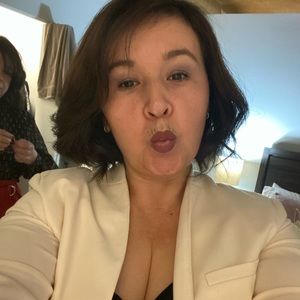 Meet your Posher, Edith